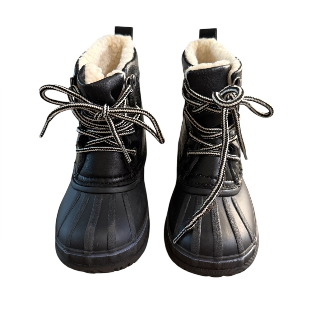 London Fog Black Boots with Cream Faux Fur